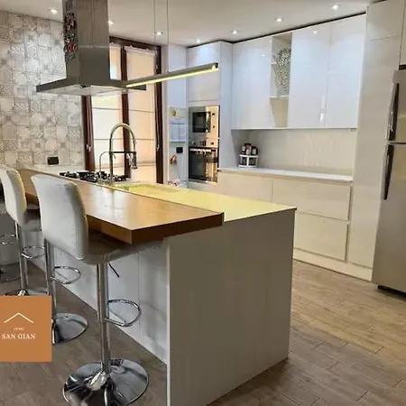 Apartamento Large With Private Garden