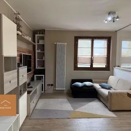 Large With Private Garden Apartamento Giussano