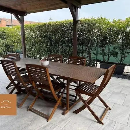 Large With Private Garden Apartamento *
